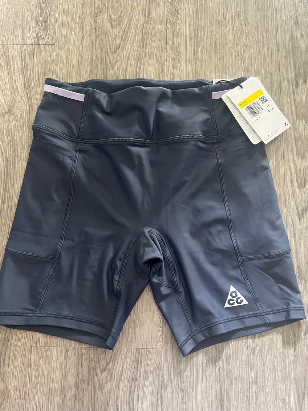Nike Women's Purple Bike Shorts with Lavender Drawstring Pockets And Zipper - Picture 10 of 10